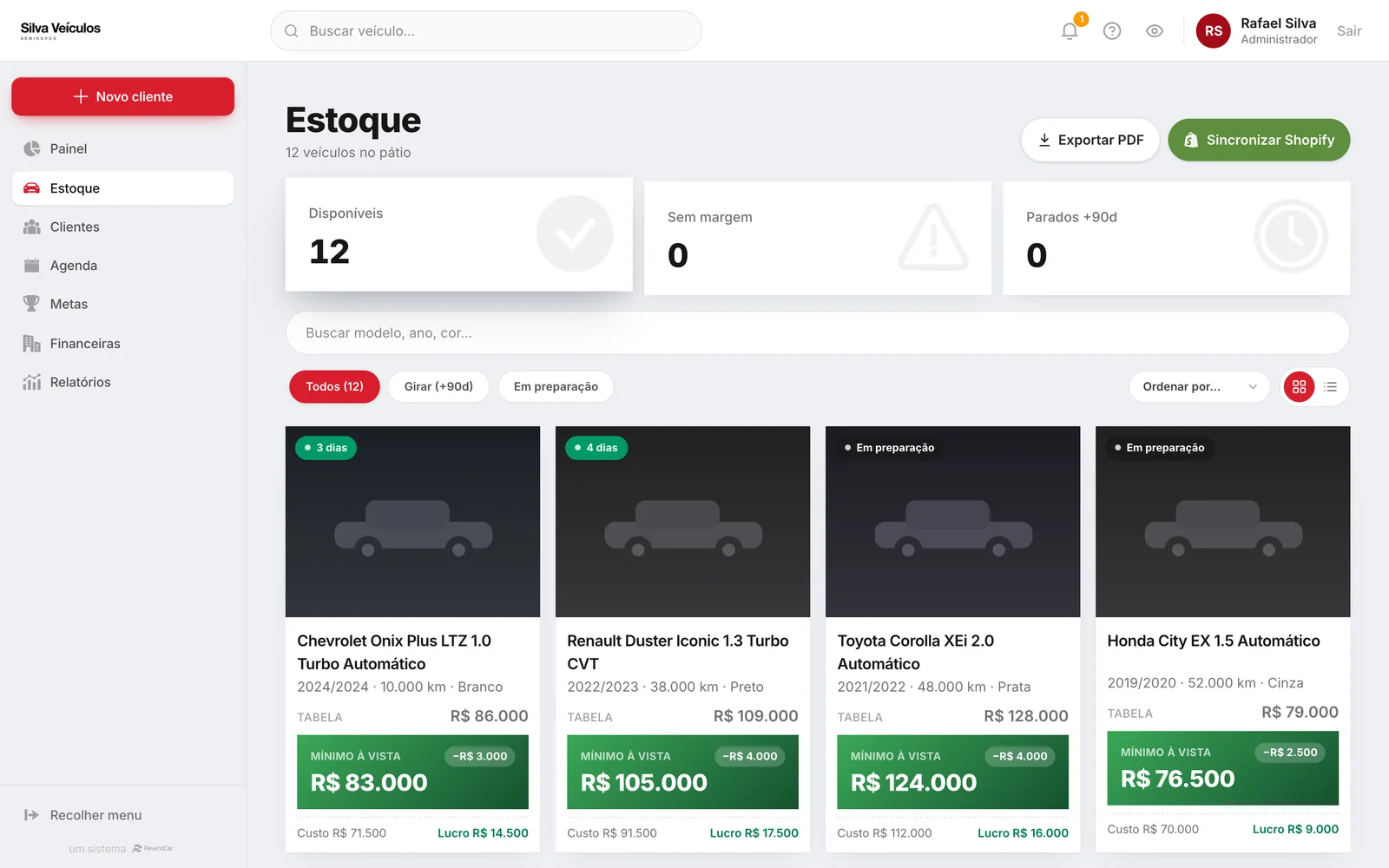 Tela de estoque do RevendCar com os veículos do pátio, preço de tabela, mínimo à vista e lucro por carro